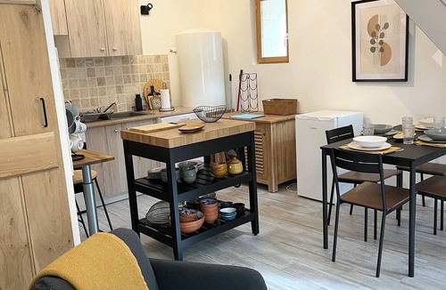 Fontevraud-l'Abbaye Cottage | Sunshine cottage’s in delightful private grounds