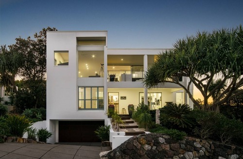 Castaways Beach House | Sunshine Coast White House