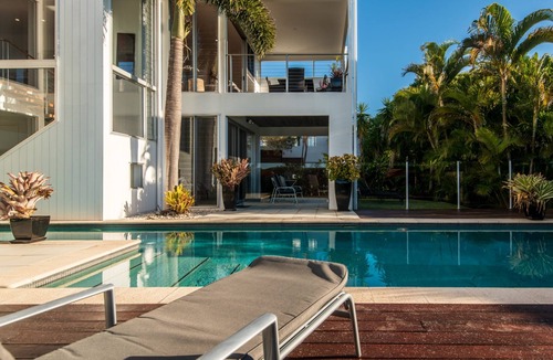 Castaways Beach House | Sunshine Coast White House