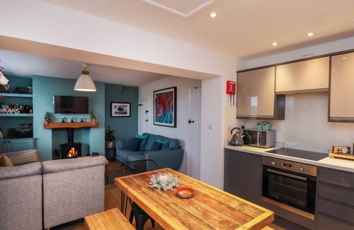 Whitby Cottage | Sunshine Cottage