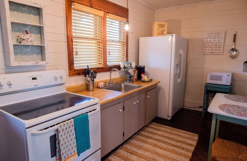 Chappell Hill Cottage | Sunshine Cottage Of Chappell Hill