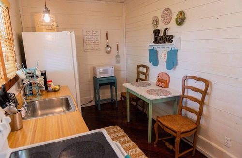Chappell Hill Cottage | Sunshine Cottage Of Chappell Hill