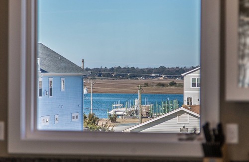 Topsail Beach House | Sunshine Dreams | Beachfront + Sound Views