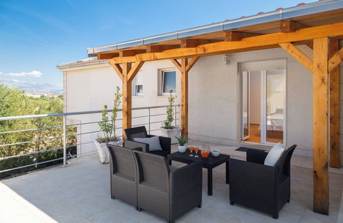 Kastel Novi House | Sunshine Holiday Home