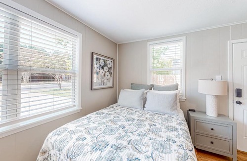 College Hills Estates Hotel | Sunshine House Texas Hideaway