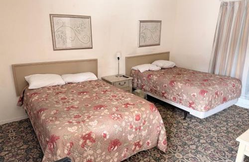 Laurel Park Hotel | SunShine Inn & Suite