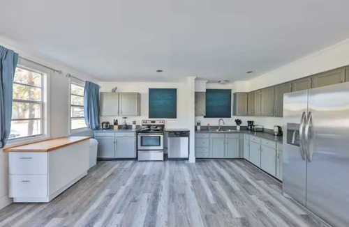 Hollywood Lakes House | Sunshine Joy Miami Pool