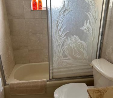 North Beach Hostel | Sunshine Miami - shared apartment