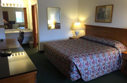 Fife Hotel | Sunshine Motel