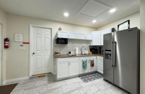 Lehigh Acres Apartment | Sunshine Nest