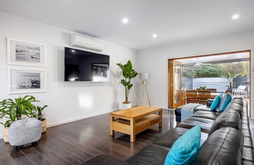 McCrae House | Sunshine on Sunningdale