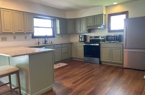 Cadiz House | Sunshine Retreat- peaceful! Pets welcome