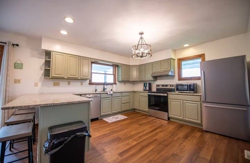 Cadiz House | Sunshine Retreat- peaceful! Pets welcome