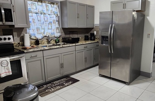 Riviera Beach House | Sunshine Retreat -near Beaches, Ballparks, Eats and Shopping!