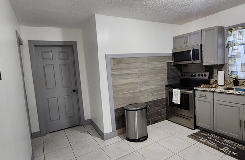Riviera Beach House | Sunshine Retreat -near Beaches, Ballparks, Eats and Shopping!