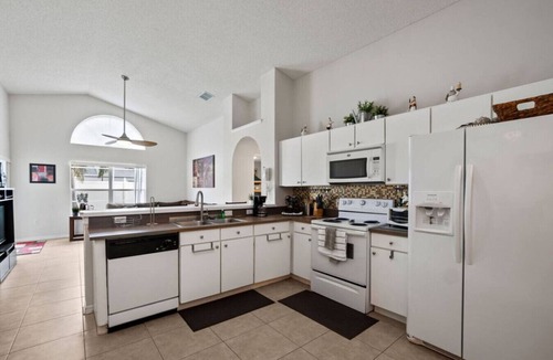 Eagle Pointe South House | Sunshine Serenity Villa