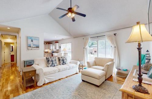 Palmetto Dunes House | Sunshine Shamrock