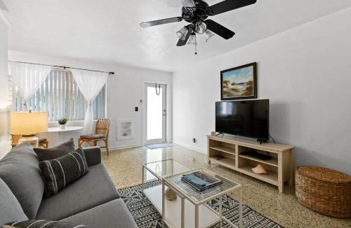 Palm Beach Shores Hotel | Sunshine shores boutique apartments