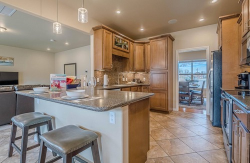 Fruita House | Sunshine Spacious Home w/Fire Pit & Garage