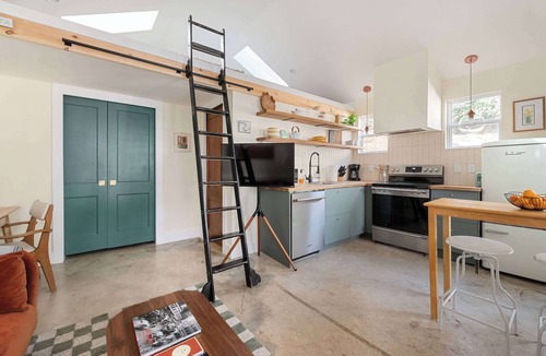 East Atlanta Apartment | Sunshine Spot