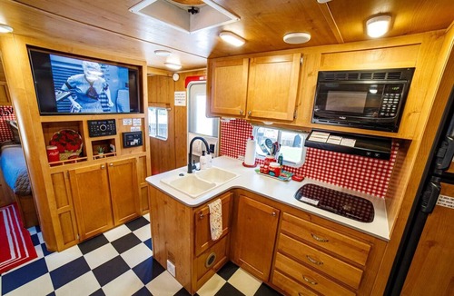 Granite Hills House | Sunshine Stays at Darling Daisy | Retro RV Escape