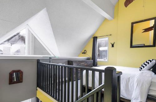 Craigleith Apartment | Sunshine Summit Ski-In-Out Pool Shuttle