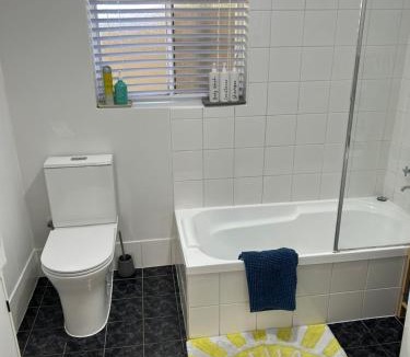 Brahma Lodge Apartment | Sunshine Three