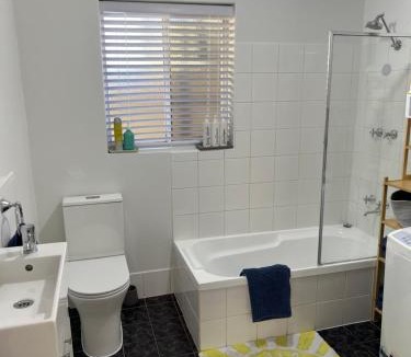 Brahma Lodge Apartment | Sunshine Three