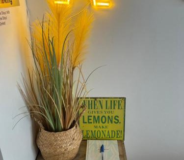 Brahma Lodge Apartment | Sunshine Three