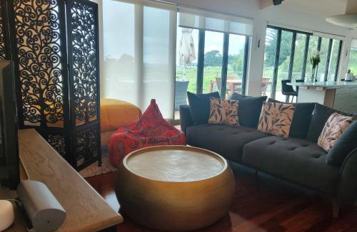 Dairy Flat Apartment | Sunshine Valley