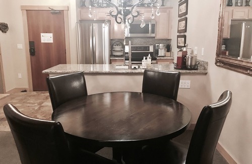 Mammoth Lakes Condo | Sunstone 1BR Condo – Luxury! Steps to Hiking, Biking & Mountain Views