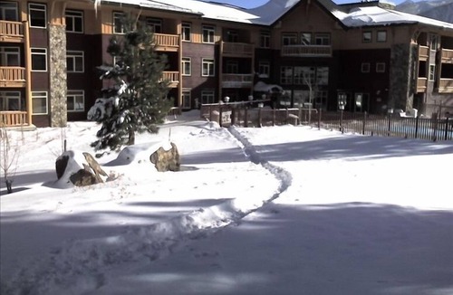 Mammoth Lakes Condo | Sunstone 1BR Condo – Luxury! Steps to Hiking, Biking & Mountain Views