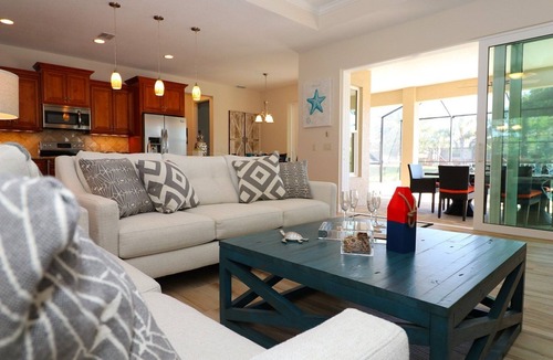 Pinehurst House | Suntan | Canal view | Pool | Bikes