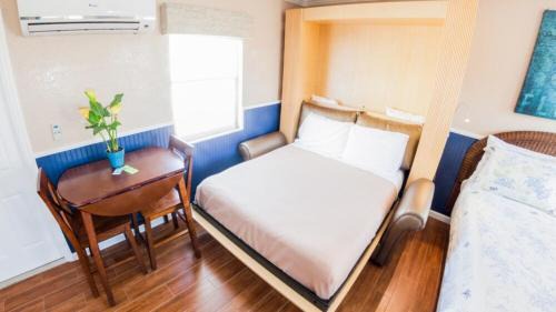 Nokomis Resort | Suntan Terrace