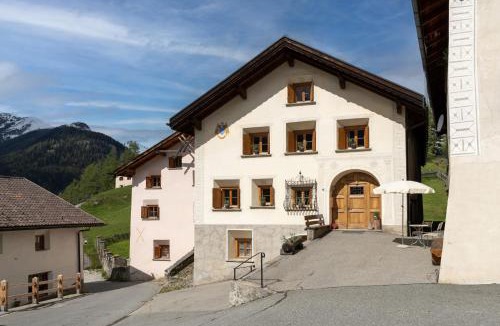 Engadin Scoul Apartment | Suot Chaste Tarasp