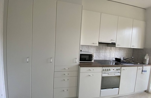 Escher Wyss Apartment | SUP STADIUM SIDE ROOM 1