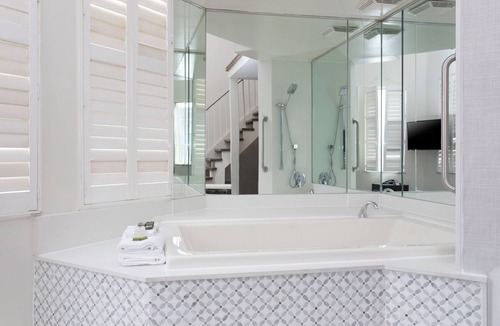 Mississauga Hotel | Super 5 Inn