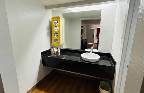 Tupelo Hotel | Super 7 Inn Tupelo