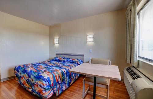 Bossier City Hotel | Super 7 Inn