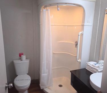 Joplin Hotel | Super 7 inn