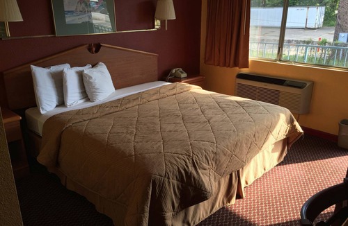 Little Rock Hotel | Super 7 Inn