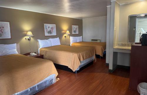 Wright City Hotel | Super 7 Inn