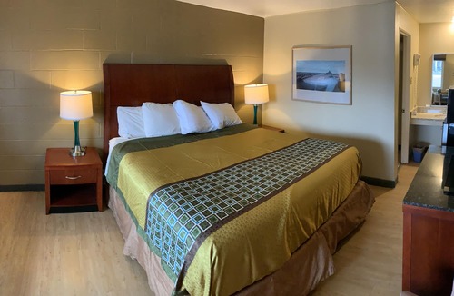 Wright City Hotel | Super 7 Inn