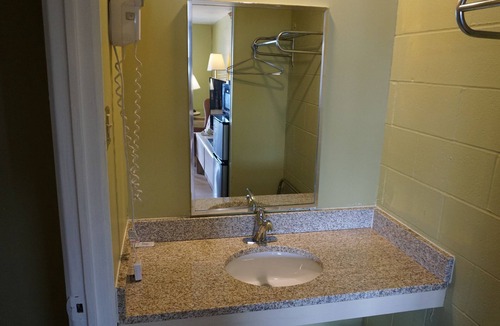 Wright City Hotel | Super 7 Inn