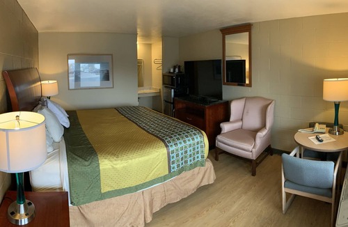 Wright City Hotel | Super 7 Inn