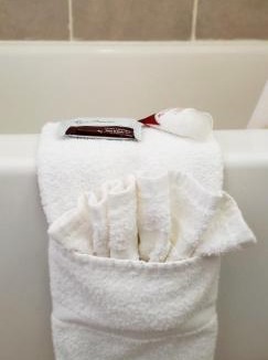 Sedalia Hotel | Super 7 Motel