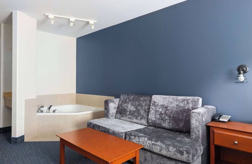 Sainte-Agathe-des-Monts Hotel | Super 8 by Wyndham Sainte Agathe Des Monts