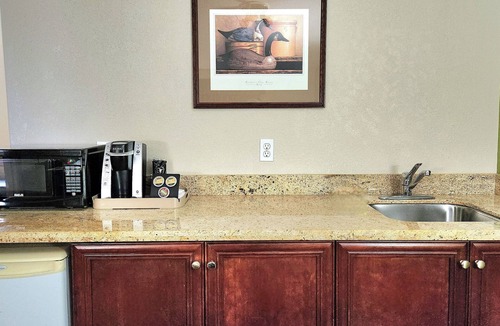 Portage La Prairie Hotel | Super 8 by Wyndham Portage La Prairie MB
