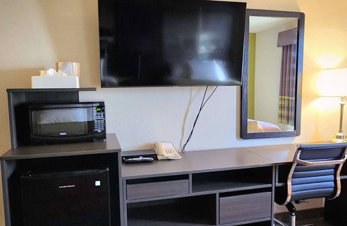Portage La Prairie Hotel | Super 8 by Wyndham Portage La Prairie MB