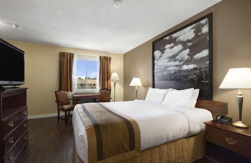 Addison Hotel | Super 8 by Wyndham Brockville